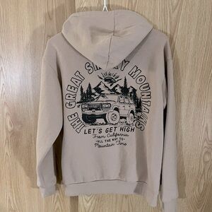 Tan Graphic ‘Let’s Get High, Smoky Mountains’ Oversized Hoodie Sweatshirt